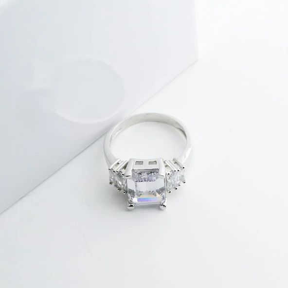 Zirkon Taşlı Gümüş Yüzük - Resim 3