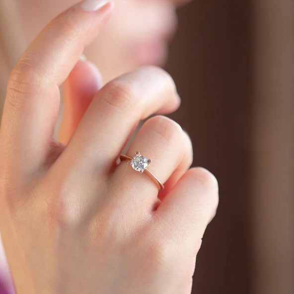 Tek Taş Round Kesim Rose Gold Kaplama Sky Diamond Yüzük - Resim 2