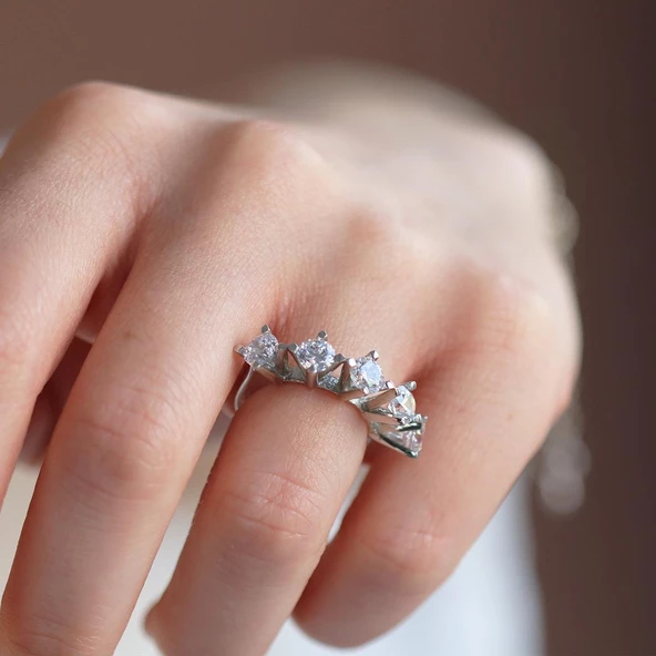 Beştaşlı Çapraz Yüksek Montür Starlight Diamond Gümüş Yüzük - Resim 3