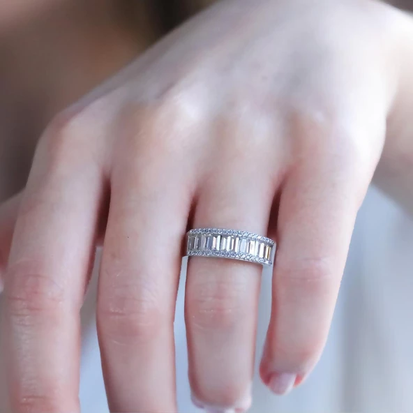 Starlight Diamond Baget Taşlı Yarımtur Gümüş Yüzük - Resim 4
