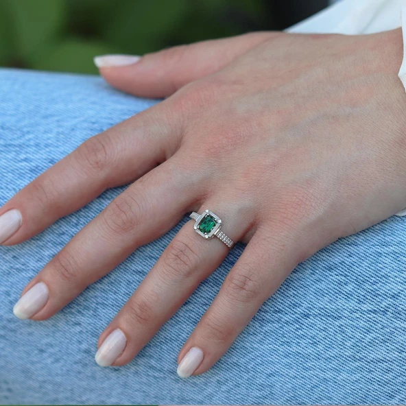 Yeşil Zirkon Taşlı Baget Tek Taş Gümüş Yüzük - Resim 3