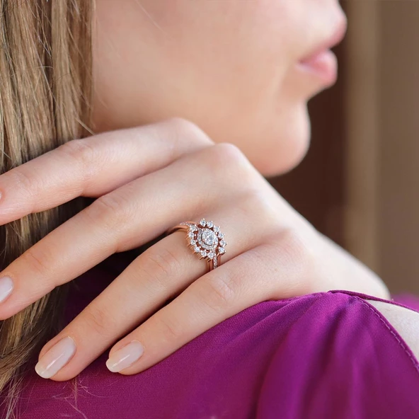 Star Cricle Rose Gold Kaplama Sky Diaomnd Yüzük - Resim 5