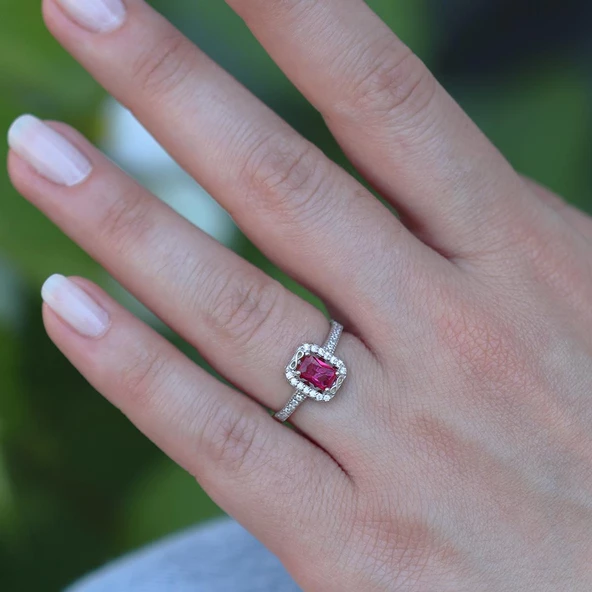 Mini Sonsuzluk Detaylı Kırmızı Zirkon Taşlı Gümüş Yüzük - Resim 3