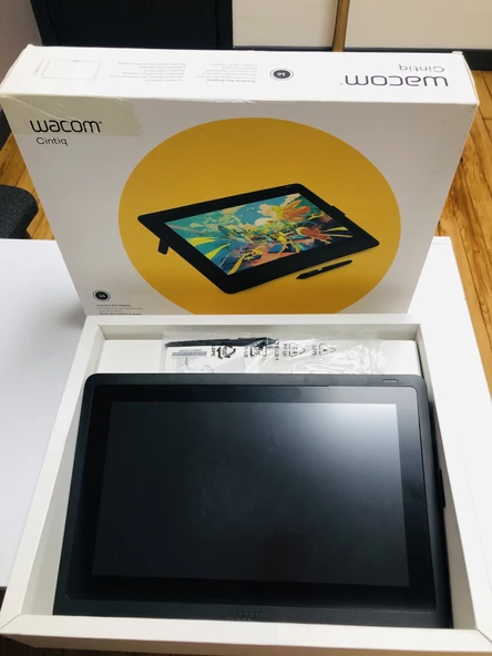 Wacom Cintiq 16 FHD 8192 Seviye 5080 lpi Grafik Tablet (DTK1660) - stantlı - 3