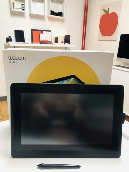 Wacom Cintiq 16 FHD 8192 Seviye 5080 lpi Grafik Tablet (DTK1660) - stantlı - 4