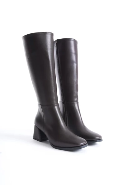 Cezstar Acı Kahve Rengi Kalın Topuk Küt Burun Kadın Çizme - 2