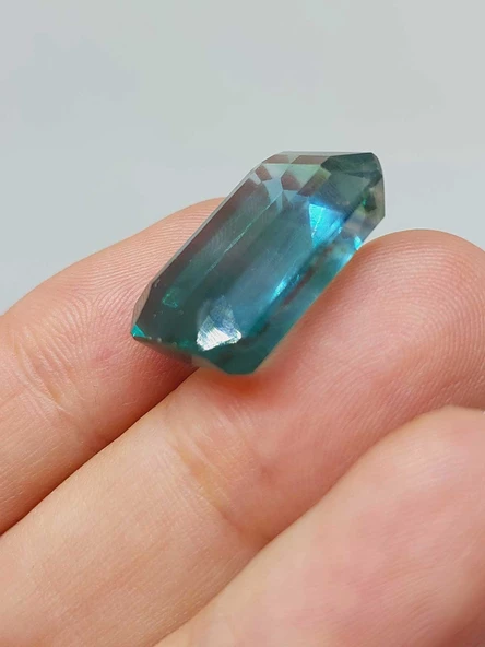 Florit Taşı Radyant Kesim (Ortalama 25 karat) (55560) ürün görseli