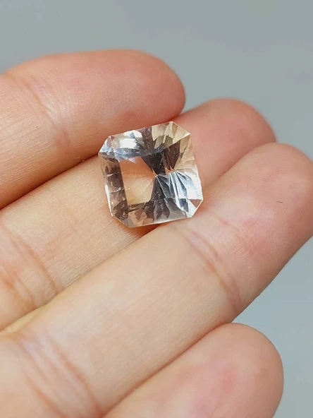 Topaz Taşı Prenses Kesim (Ortalama 10 karat) (55564) ürün görseli