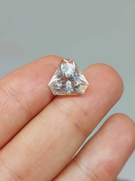 Topaz Taşı Trilliant Kesim (Ortalama 6.5 karat) (55562) ürün görseli