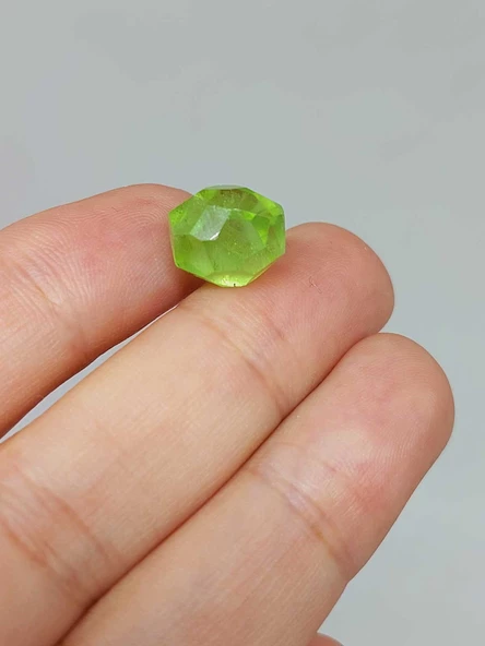 Peridot (Zebercet) Taşı Otantik Doğal Kesim (Ortalama 9 karat) (55600) - 2