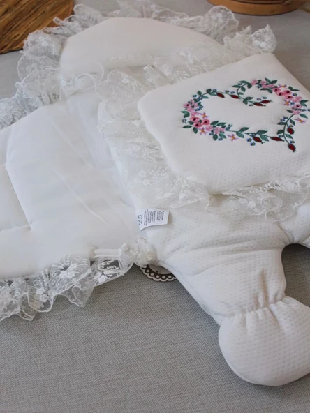 Yenidoğan Kapitone Anadolunun Kalbi Nakışlı Ayaklı Kız Erkek Bebek Battaniyesi Ekru - Resim 3