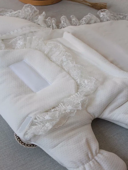 Yenidoğan Kapitone Anadolunun Kalbi Nakışlı Ayaklı Kız Erkek Bebek Battaniyesi Ekru - Resim 4