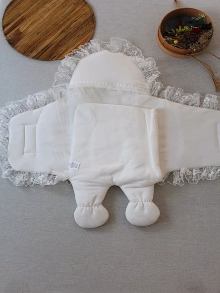 Yenidoğan Kapitone Anadolunun Kalbi Nakışlı Ayaklı Kız Erkek Bebek Battaniyesi Ekru - Resim 2