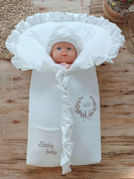Yenidoğan Ultralüks Fermuarlı Ve Cepli Lucky Baby Nakışlı Bebek Battaniyesi Kundak Ekru - Resim 2