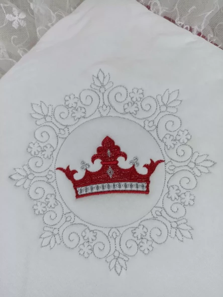 Yenidoğan Saray Kadife Taç Nakışlı İnci Fiyonklu Dantel Duvak Trilüks Kundak Bebek Battaniye Bordo - Resim 3