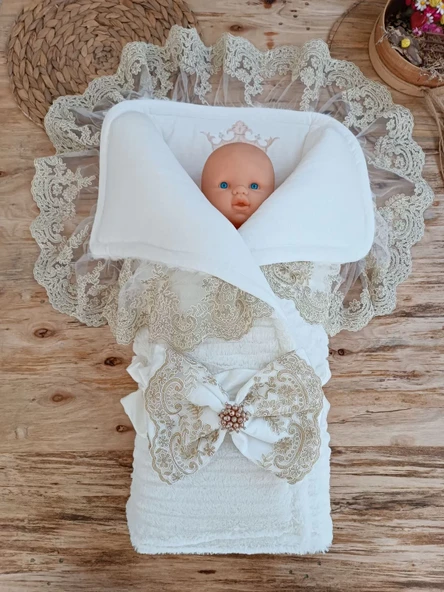 Yenidoğan Beyaz Wool Yün Kumaş Taç Nakışlı Trilüks Kundak Bebek Battaniyesi Beyaz - Resim 2