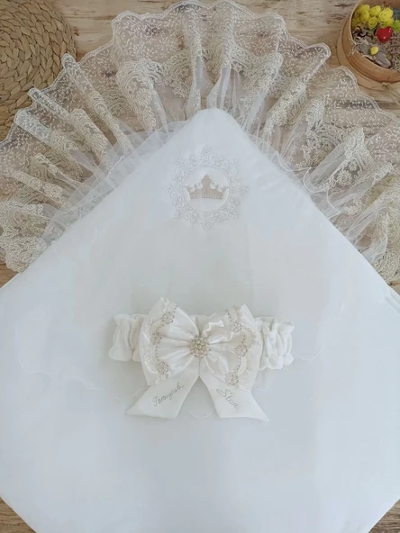 Yenidoğan Sahra Taç Nakışlı Plazma Taşlı Güpürlü Fiyonklu Duvaklı Trilüks Kundak Bebek Battaniyesi Ekru - Resim 2