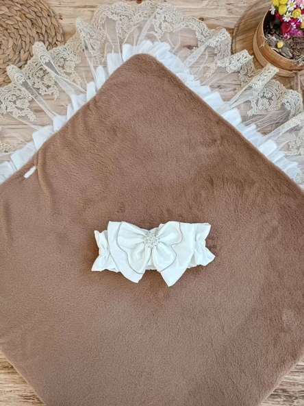 Yenidoğan Wool Yün Kumaş Taç Nakışlı Güpür Duvaklı Fiyonk Prizma Taş Unisex Kundak Bebek Battaniyesi Kahverengi - Resim 5