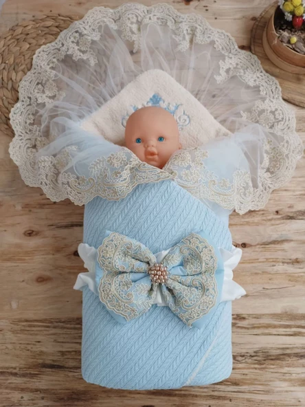 Yenidoğan Kuzulu Taç Nakış Güpürlü Fiyonklu Duvaklı Prizma Taş Unisex Kundak Bebek Battaniyesi Mavi - Resim 2