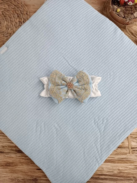 Yenidoğan Kuzulu Taç Nakış Güpürlü Fiyonklu Duvaklı Prizma Taş Unisex Kundak Bebek Battaniyesi Mavi - Resim 5