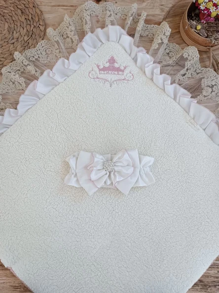 Yenidoğan Wool Yün Kumaş Taç Nakışlı Güpür Duvaklı Fiyonk Prizma Taş Unisex Kundak Bebek Battaniyesi Pembe - Resim 3