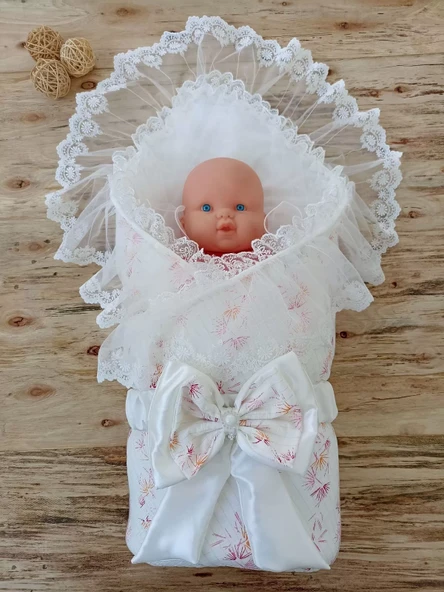 Yenidoğan Hanımeli Desenli Taç Nakışlı Delüks Kundak Bebek Battaniyesi Ekru - Resim 2