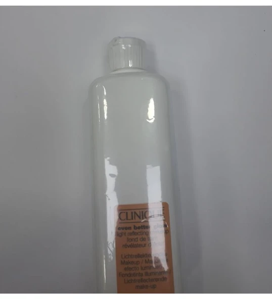 Clinique Even Better Glow Fondöten CN 52 Neutral 200 ml ürün görseli