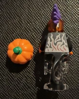 Orjinal Lego Minifigür Fiery Ghost with Pumpkin - Resim 2