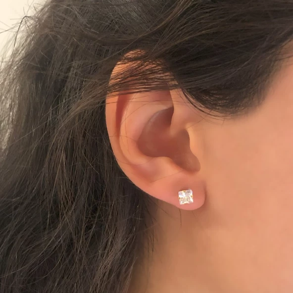 BZ Altın Kaplama Dört Tırnaklı Kare Zirkon Taş Kadın Küpe UNK-778 - 5