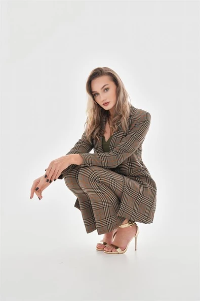 Omuzları Vatkalı Önü Çıtçıtlı Ekose Blazer Ceket - Vizon - Resim 6