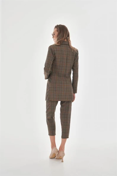 Omuzları Vatkalı Önü Çıtçıtlı Ekose Blazer Ceket - Vizon - Resim 7