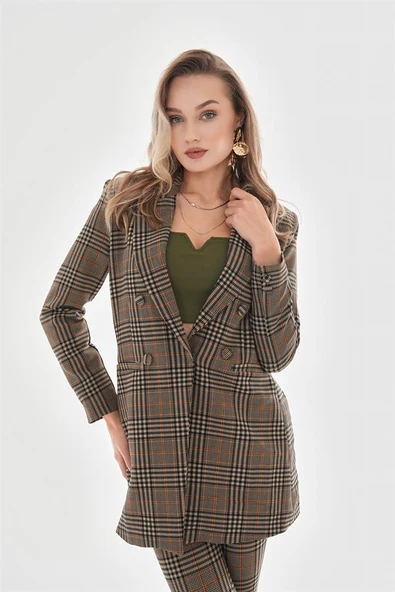 Omuzları Vatkalı Önü Çıtçıtlı Ekose Blazer Ceket - Vizon - Resim 5