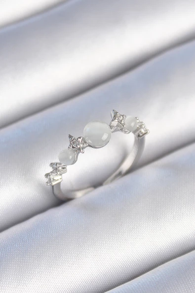 Gümüş Renk Zirkon Taşlı Yıldız Detay Beyaz Mineli Kadın Yüzük - EBJ241214W29756 ürün görseli