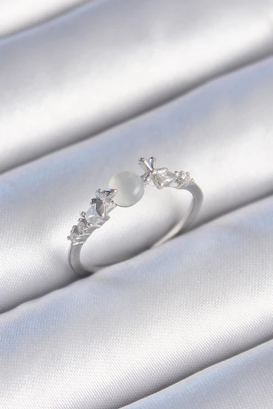 Gümüş Renk Zirkon Taşlı Beyaz Mineli Kelebek Detay Kadın Yüzük - EBJ241214W29778 ürün görseli