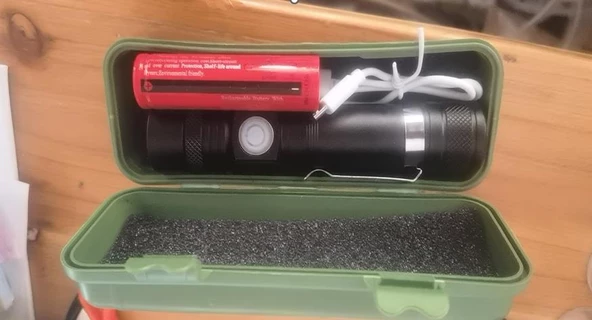 WellHise 518 Şarjlı 18650 Pilli Ledli El Feneri - 5