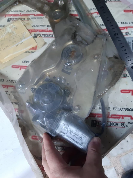 Toyota Corolla 1992-1997 AE101 Efsane Kasa Ön sol Cam Krikosu ve Motoru Elektrikli ve Motor Dahil İtalyan Malı - 8