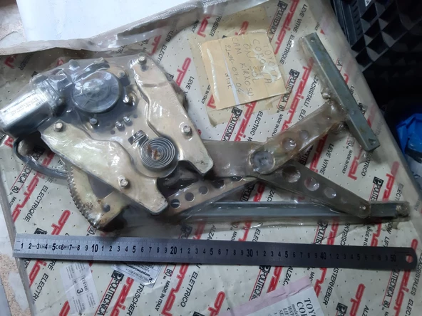 Toyota Corolla 1992-1997 AE101 Efsane Kasa Ön sol Cam Krikosu ve Motoru Elektrikli ve Motor Dahil İtalyan Malı - 2