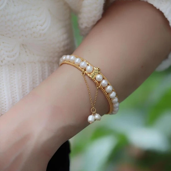 Tek Sıra İncili Anahtarlı Kelepçe Bilezik - Resim 2