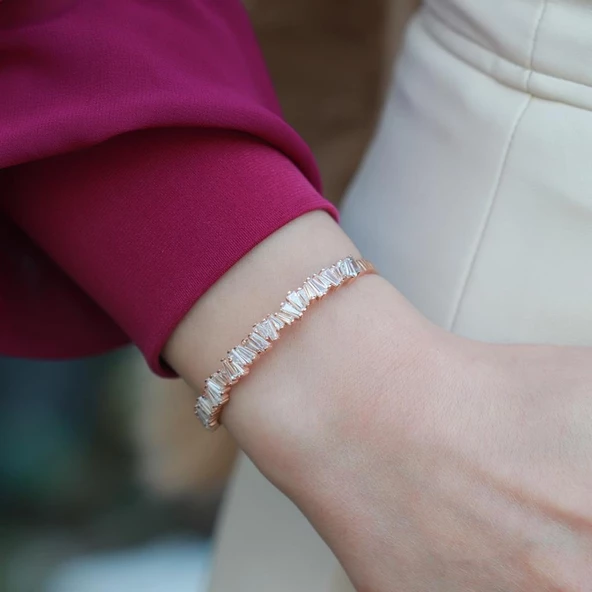 Baget Sıra Taşlı Rose Gold Kaplama Gümüş Kelepçe ürün görseli 1