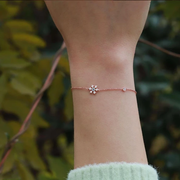 Kar Tanesi Zirkon Taşlı Mine İşli Rose Gold Kaplama Gümüş Bileklik