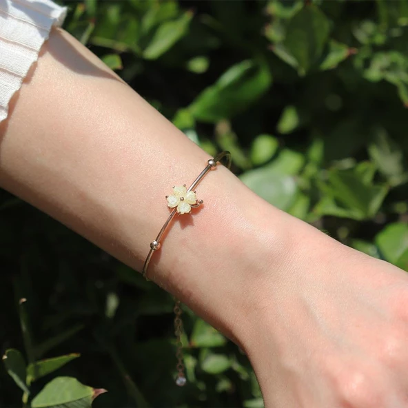 Yonca Şeklinde Sarı Zirkonlu Bileklik ürün görseli 1