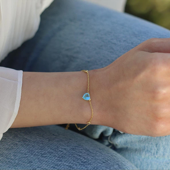 Aquamarin Taşlı Gold Kaplama Sevgili Kalp Gümüş Bileklik ürün görseli 1