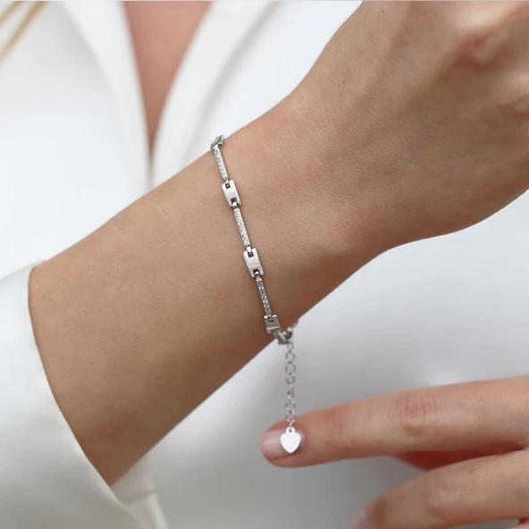 Zirkon Taşlı İnce Düğme Modeli Gümüş Bileklik ürün görseli 1