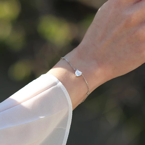 Zirkon Taşlı Gold Kaplama Sevgili Kalp Gümüş Bileklik - Resim 4