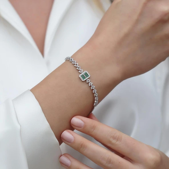 Baget Kesim Başak Modeli Yeşil Taşlı Gümüş Bileklik ürün görseli