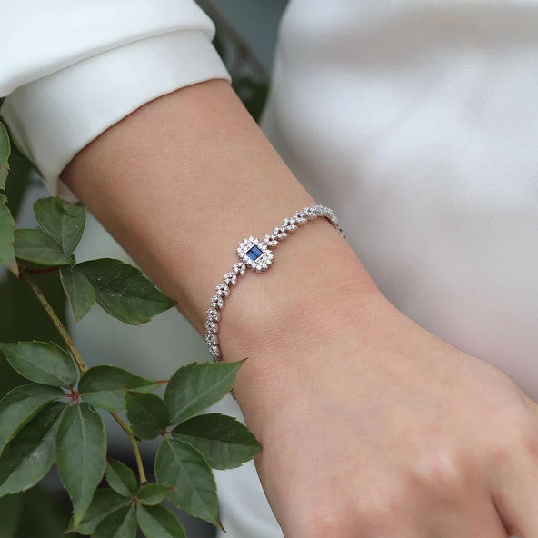 Başak Modeli Lacivert Taşlı Zarif Gümüş Bileklik - Resim 3