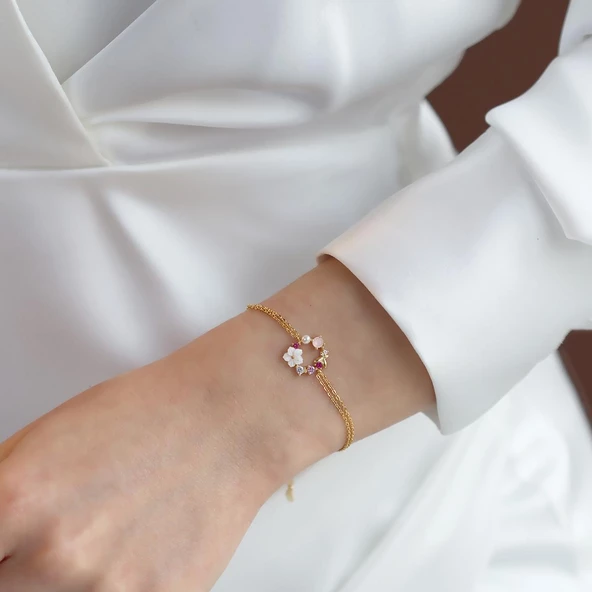 İnci ve Çiçek Motifli Gold Kaplama Gümüş Bileklik ürün görseli 1