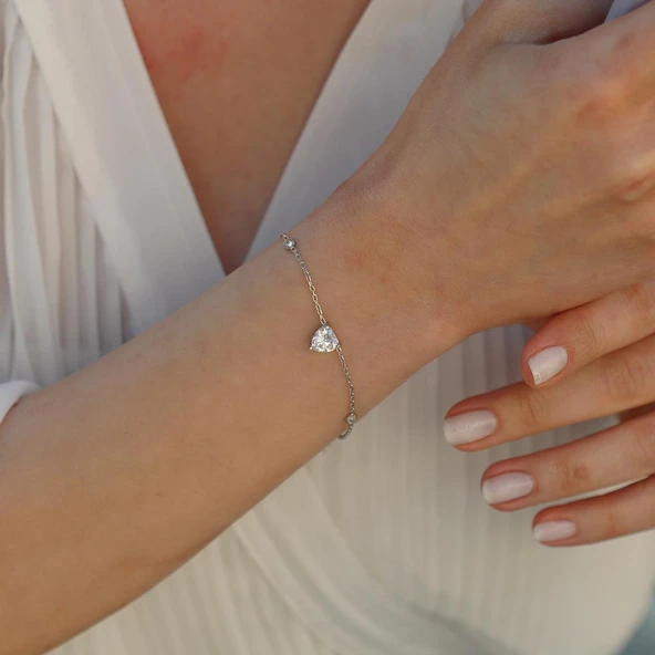 Zirkon Taşlı Gold Kaplama Sevgili Kalp Gümüş Bileklik - Resim 3