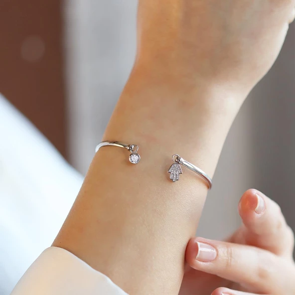 Fatma Ana Eli Sallantı Figürlü Gümüş Kelepçe ürün görseli 1