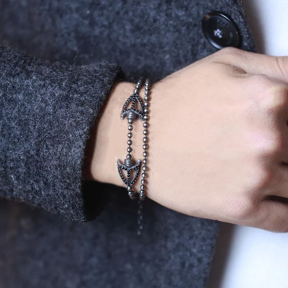 Çapraz Ok Figürlü Siyah Zirkon Taşlı Gümüş Erkek Bileklik ürün görseli 1